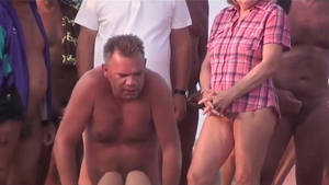 Amateur nudist orgy at the beach