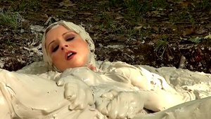 Hottest pornstar loves ramming hard